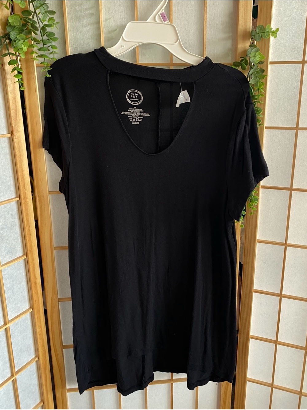 Maurices Black Short Sleeve Keyhole Top